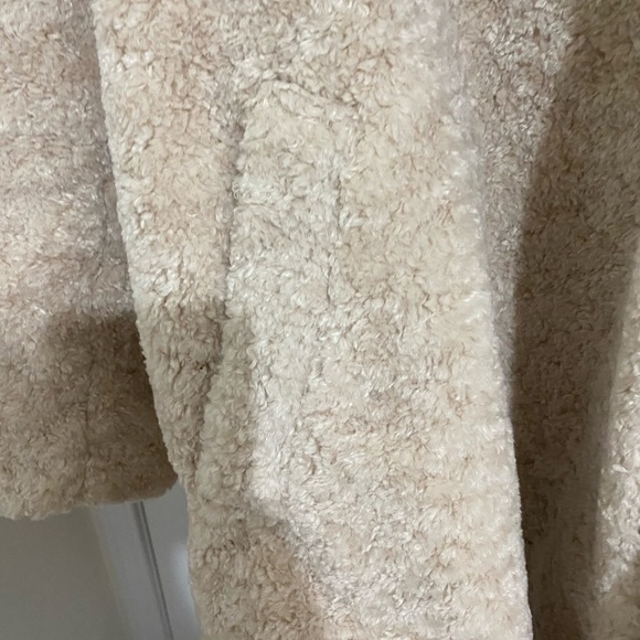 Beige teddy coat from H&M - Picture 4 of 7